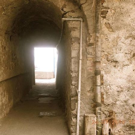 Unposto Dove La Luna Si Mostra Nuda Apartment Genoa Bagian luar foto