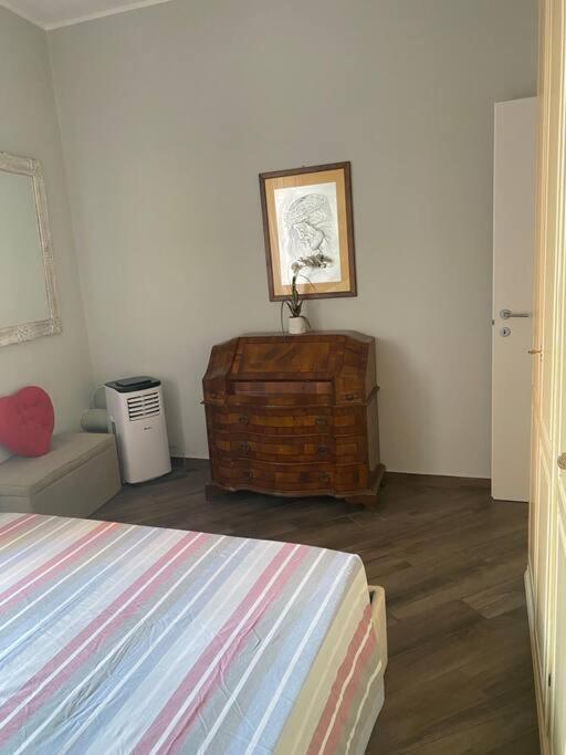 Unposto Dove La Luna Si Mostra Nuda Apartment Genoa Bagian luar foto